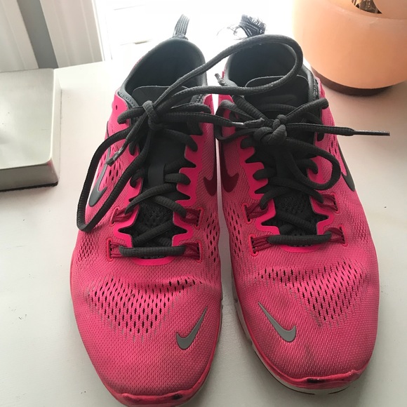 Women’s Nikes - Picture 2 of 4